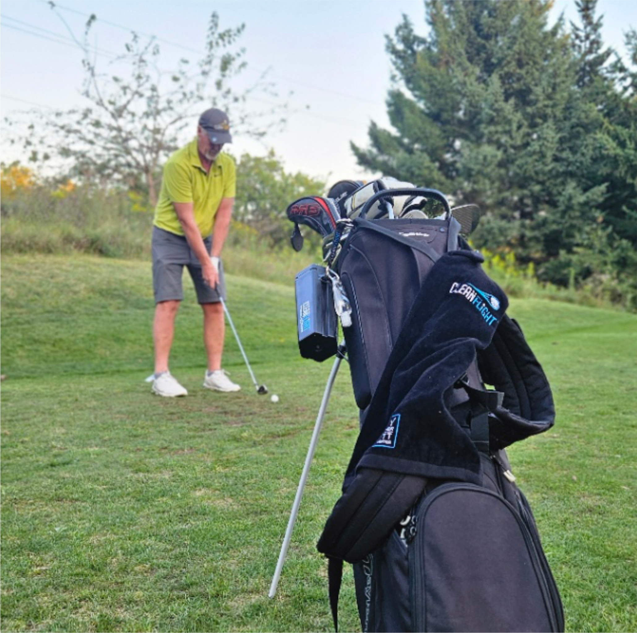 CLEAN FLIGHT Personal Golf Ball Washer - Grey with blue logo